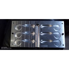 CCS300 6 cavity curly tail bait mol CCS300 6 cavity curly tail bait mol