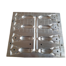 td350 4 cavity Kicker   frog/toad bait injection mold